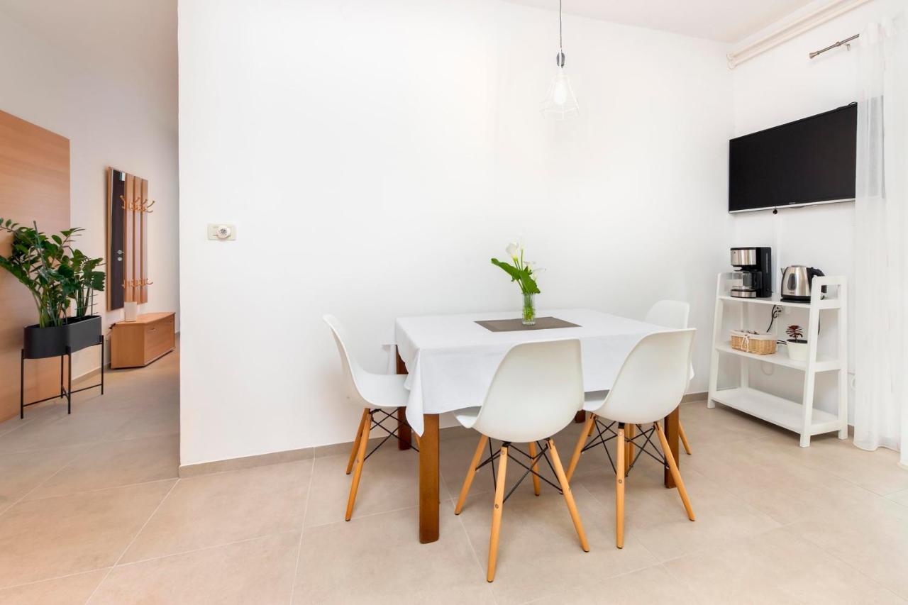רוביני Apartments Magnolia מראה חיצוני תמונה