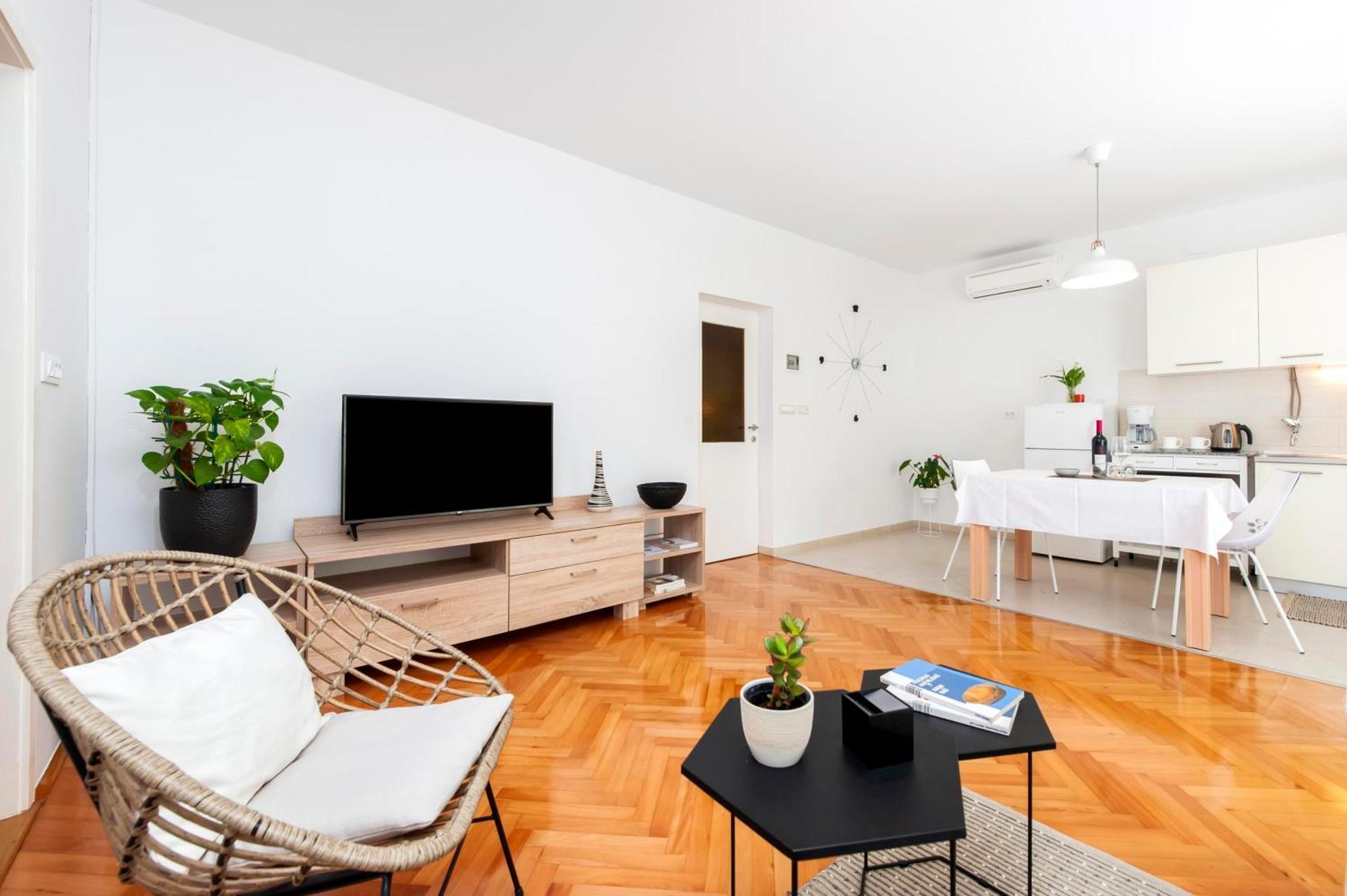 רוביני Apartments Magnolia מראה חיצוני תמונה