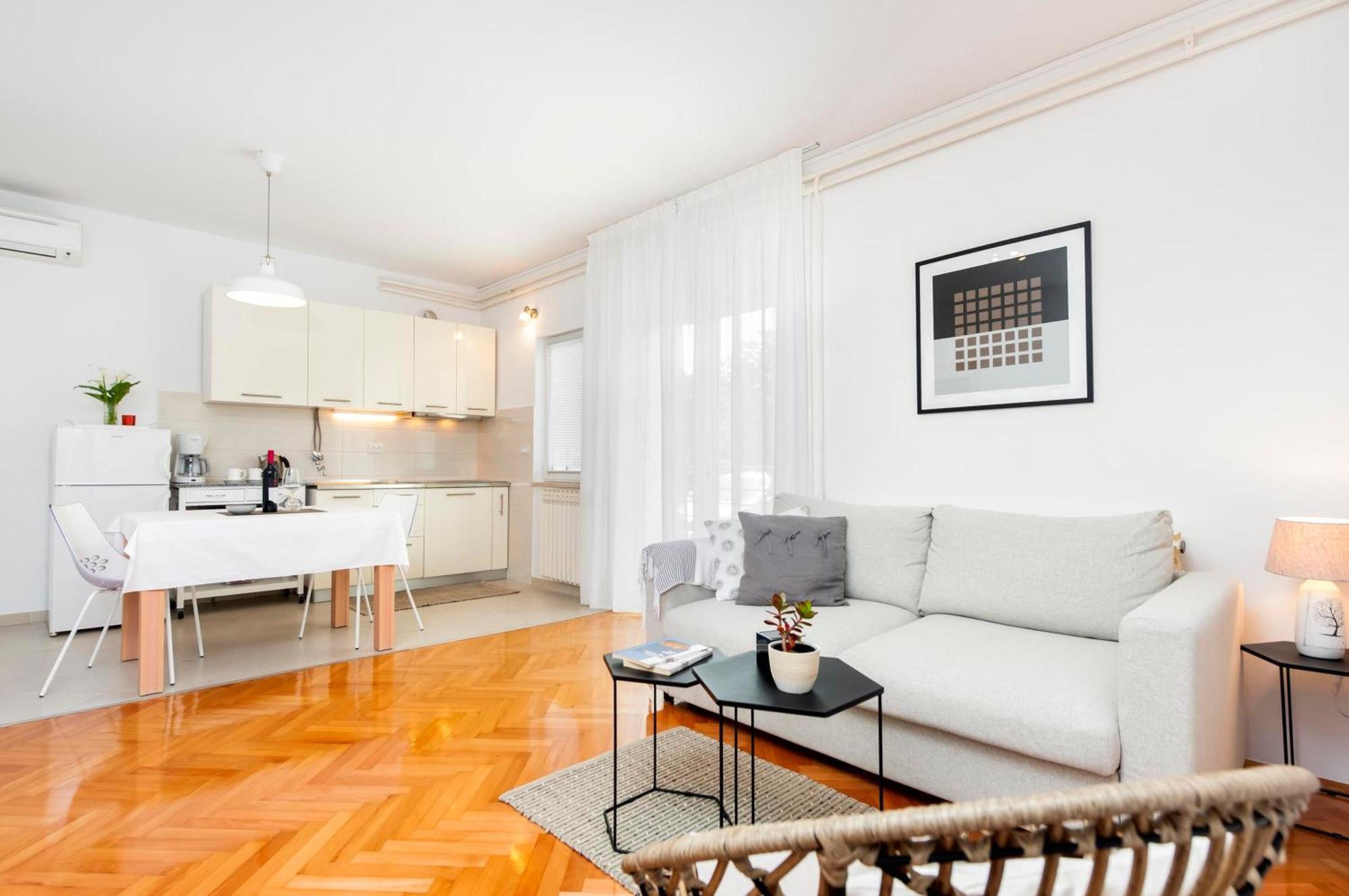 רוביני Apartments Magnolia מראה חיצוני תמונה