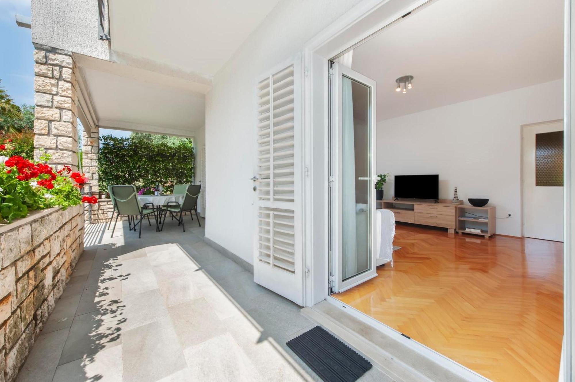 רוביני Apartments Magnolia מראה חיצוני תמונה