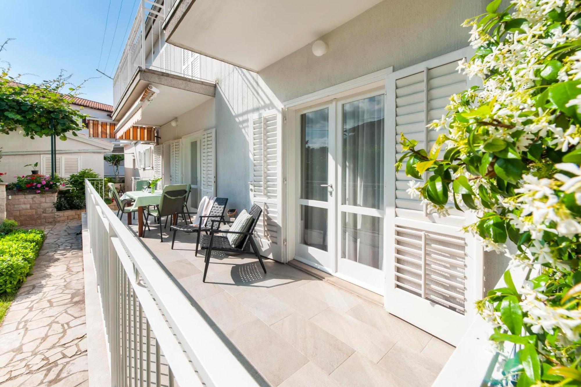 רוביני Apartments Magnolia מראה חיצוני תמונה